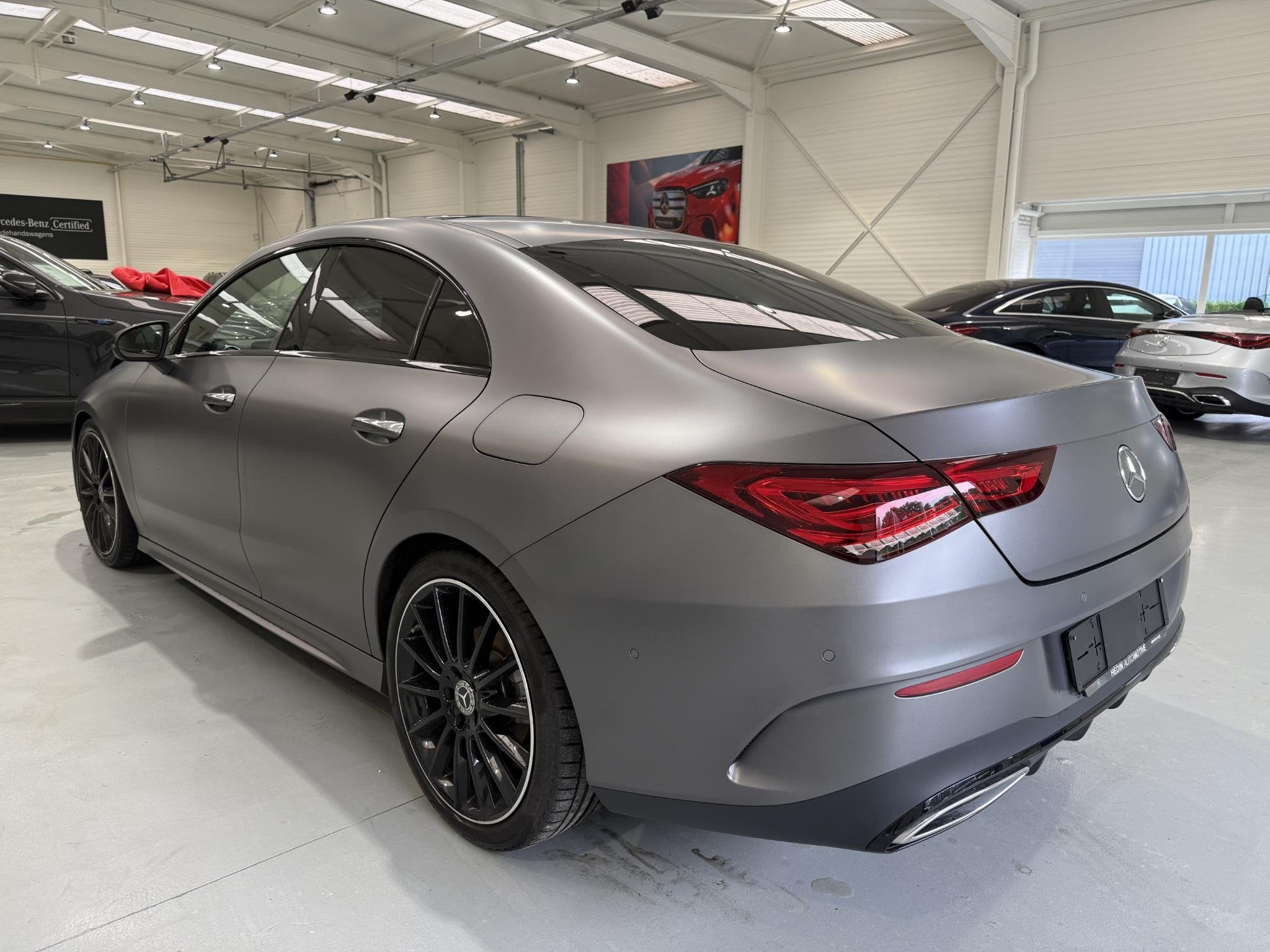 Mercedes-Benz CLA-Klasse 180 Coupé AMG Line | Panoramisch D, Auto's, Mercedes-Benz, Stof, Gebruikt, 4 cilinders, https://public.car-pass.be/vhr/00826e70-dfba-4f39-8a01-cef903ae2274