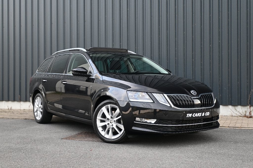 Skoda Octavia 2.0TDI Pano, Acc, Carplay, Keyless, Trekh, Voorwielaandrijving, Stof, 4 cilinders, Zwart