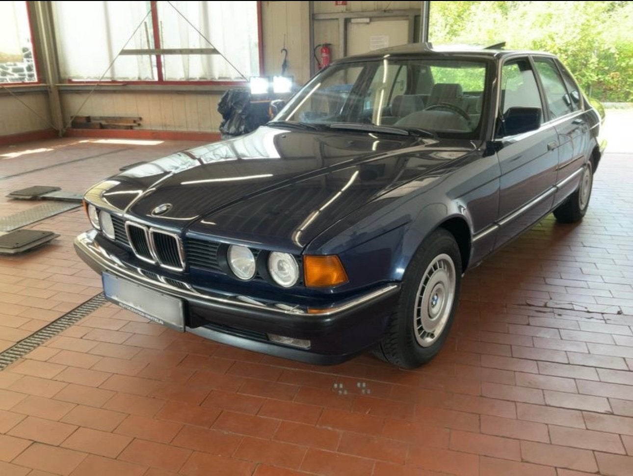 Bmw 730i e32, Auto's, 138 kW, 7 Reeks, Handgeschakeld, Particulier