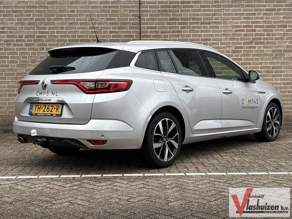 Renault Megane Estate 1.3 TCe Bose | € 5.450,- NETTO! | Clim, Auto's, Parkeersensor, Bedrijf, 117 g/km, Zilver of Grijs