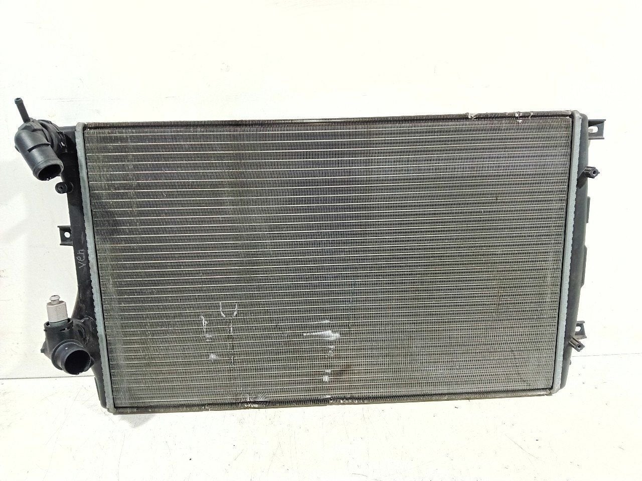 Radiateur Volkswagen Golf, Onderdelen@venauto.nl, Van der Ven Autorecycling B.V., Ettenseweg 76, 4706 PB Roosendaal, The Netherlands