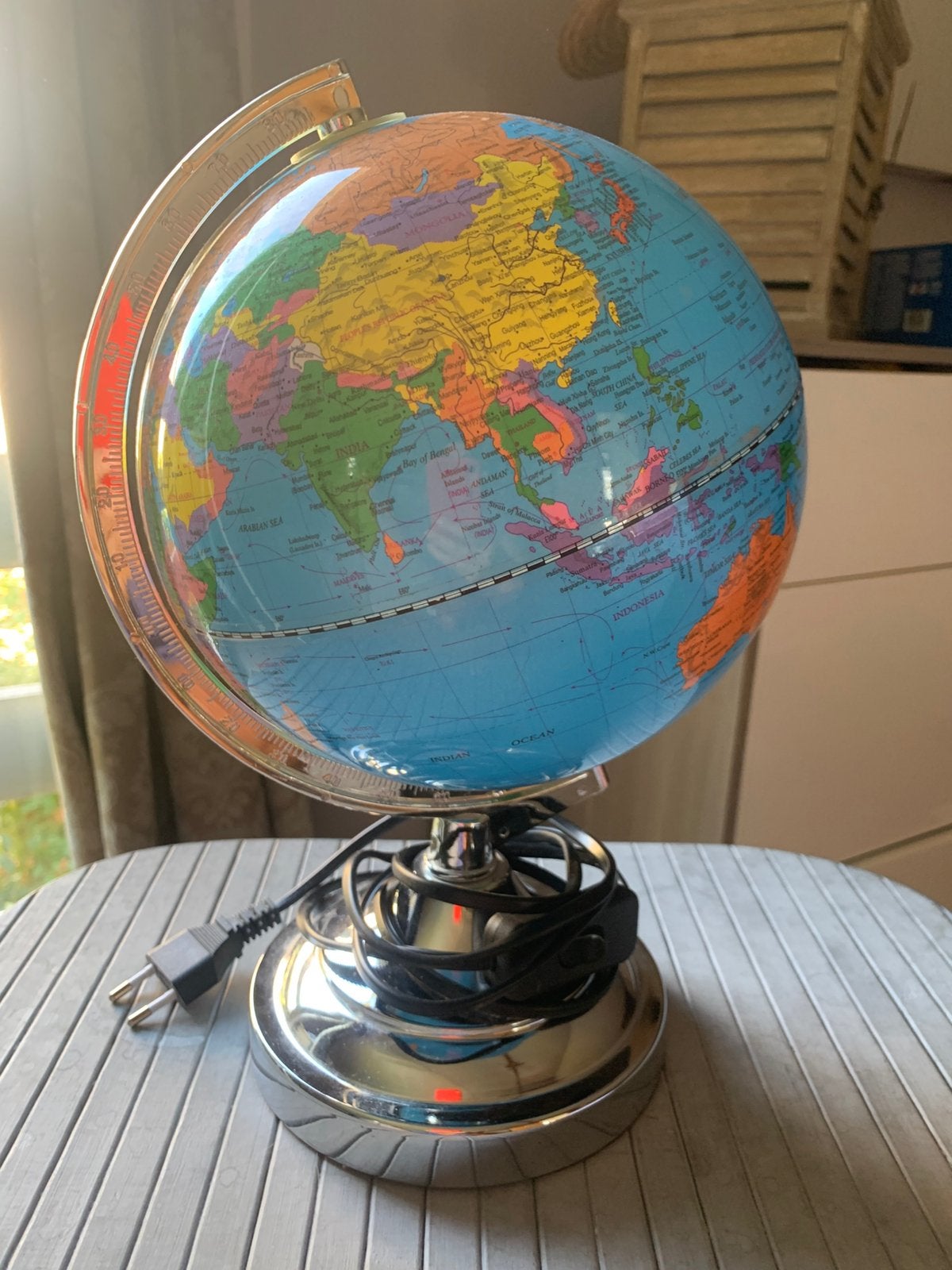 Lampe globe terrestre, Huis en Inrichting, Woonaccessoires | Wereldbollen, Ophalen, Verlicht, Zo goed als nieuw, Kunststof