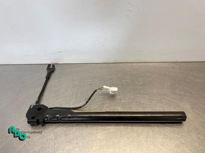 Tendeur de ceinture gauche d'un Renault Modus (Modus 04-), Renault, -, 3 mois de garantie, Utilisé