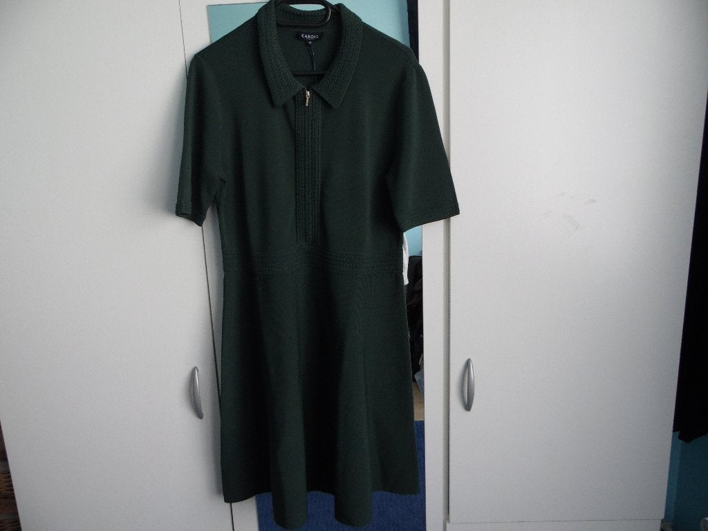 ROBE      CAROLL R-MALOU     NEUF, Vêtements | Femmes, Robes, Neuf, Taille 38/40 (M), Enlèvement ou Envoi, Vert