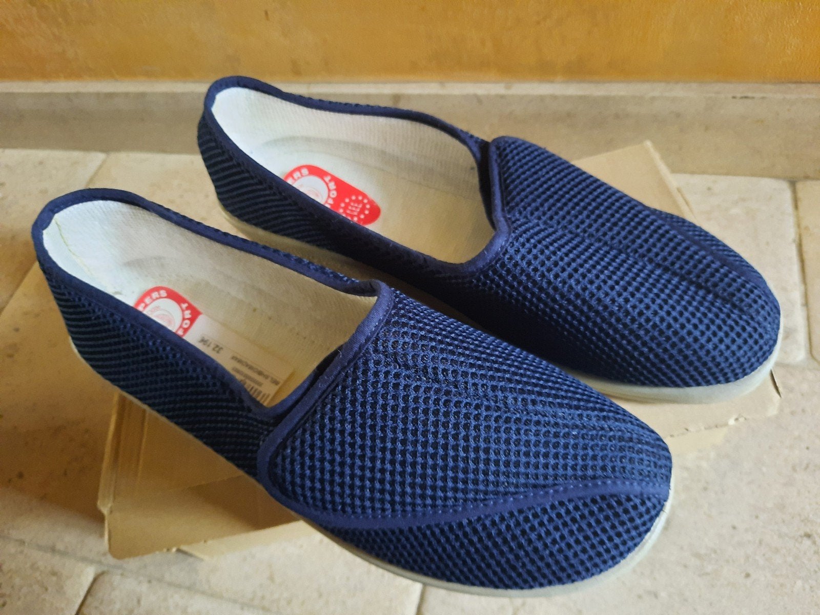 Biomad comfortabele pantoffels (42), Kleding | Dames, Blauw, Nieuw, Ophalen of Verzenden, Pantoffels of Sloffen