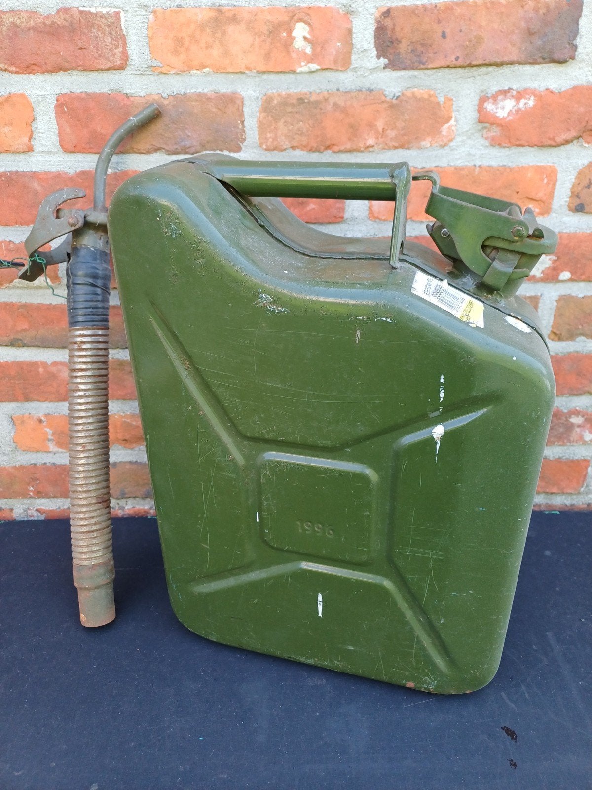 jerrycan 10 L + giettuit, Ophalen, Gebruikt