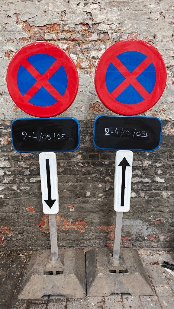 Set verkeersborden parkeerverbod E3, Ophalen, Zo goed als nieuw