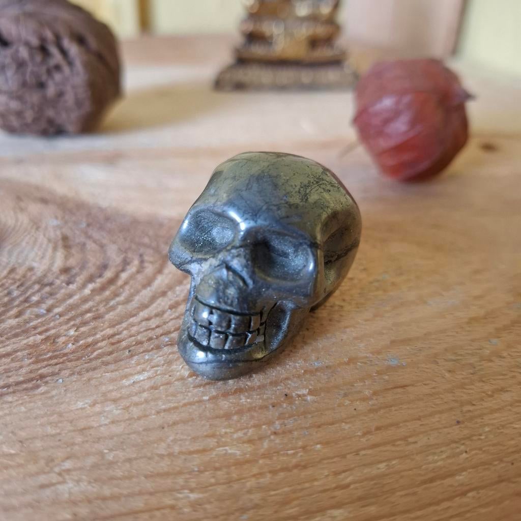 Tête de mort en pyrite, Enlèvement ou Envoi