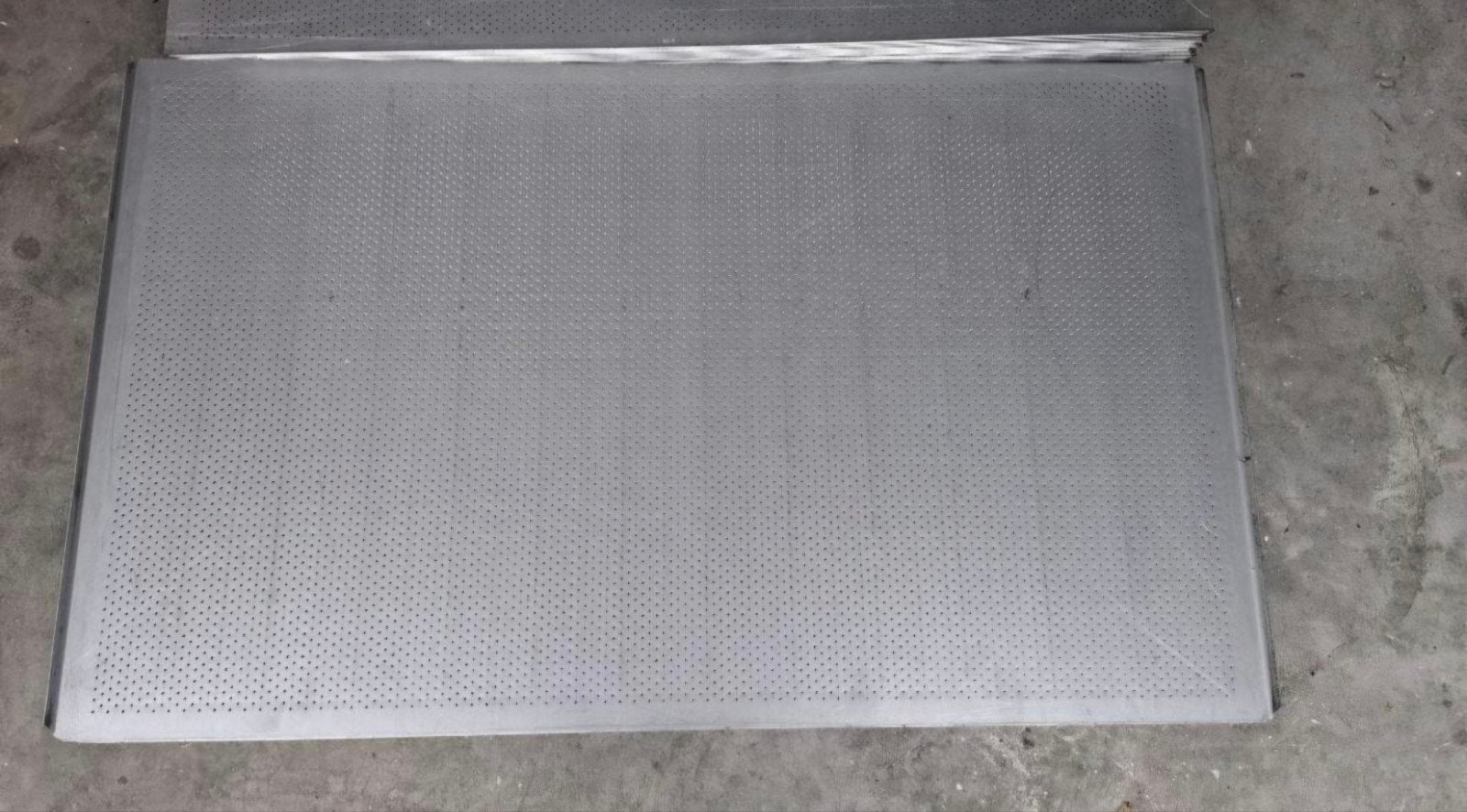 Promo! Nieuwe bakplaten 100x60cm geperforeerd, Ophalen, Nieuw