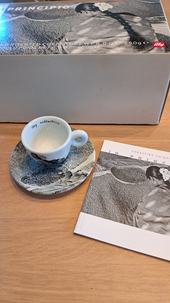 illy epressocup India Sebastia Salgado, Collections, Enlèvement ou Envoi, Neuf, Porcelaine, Tasse et/ou soucoupe