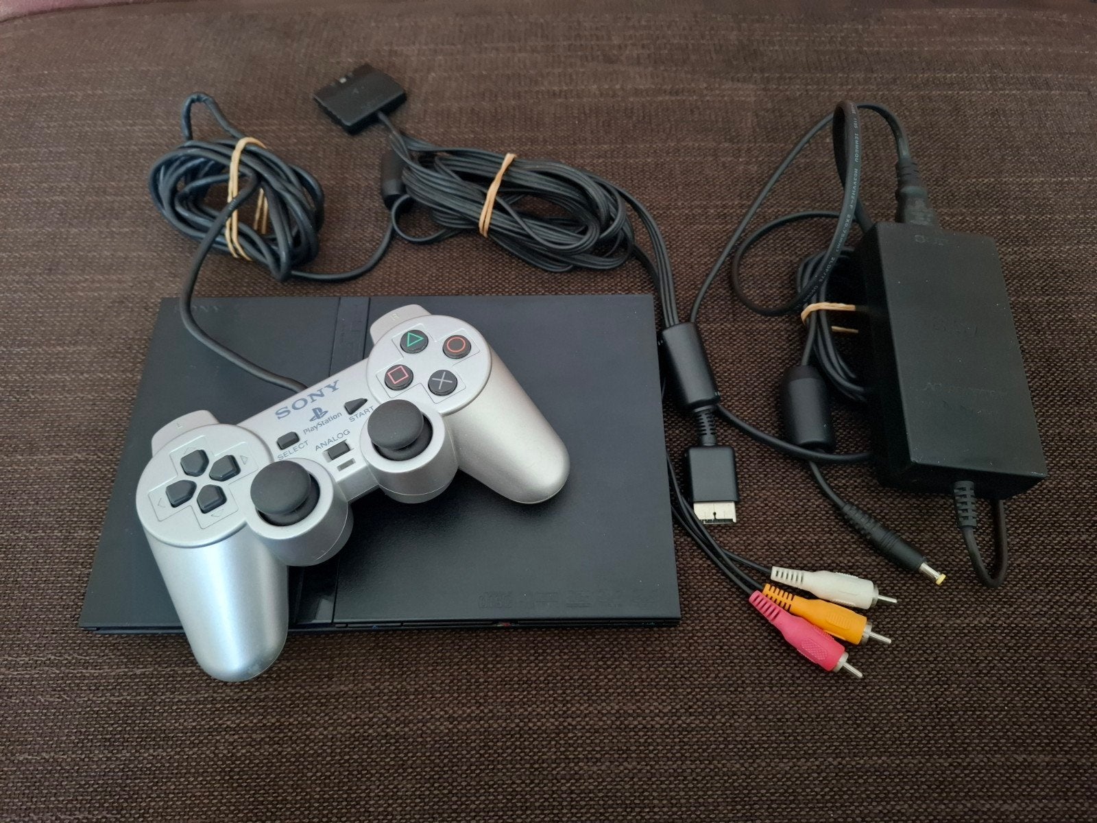 Console intelligente PlayStation 2 + 1 manette argentée, Enlèvement ou Envoi, Avec 1 manette, Comme neuf, Noir