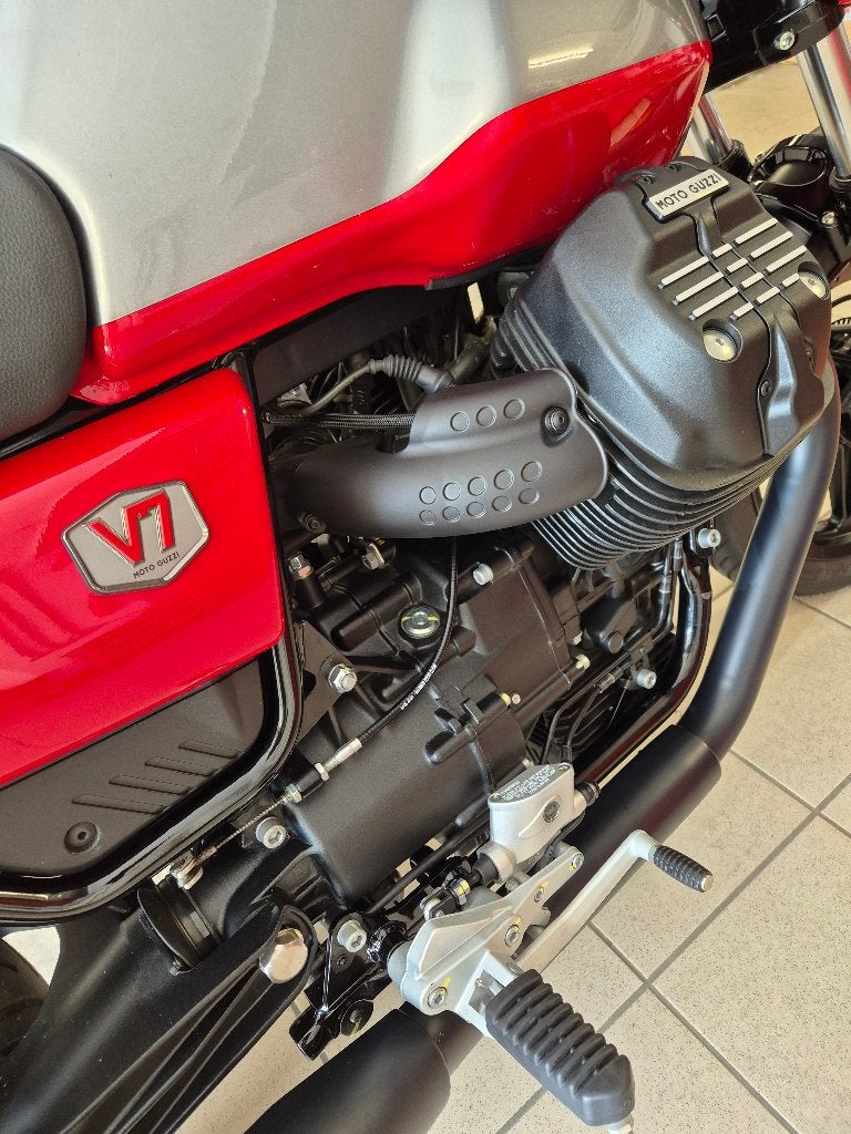MOTO GUZZI V7 850 CORSA, Motos, Occasion, Plus de 35 kW, 2 cylindres, ABS