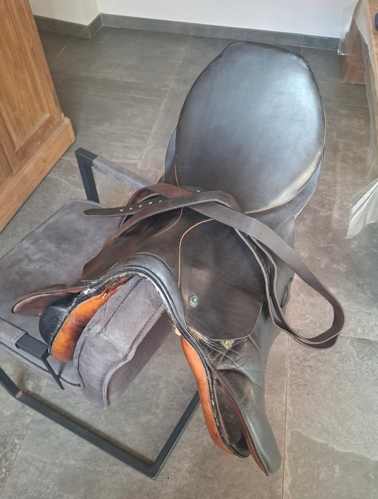 Selle d'obstacles Stübben, Animaux & Accessoires, Chevaux & Poneys | Selles, Obstacle, Stubben, L (17.5 pouces), Enlèvement