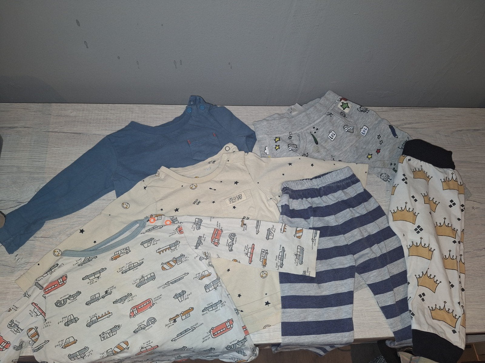 truitjes en broekjes 74-80, Kinderen en Baby's, Babykleding | Baby-kledingpakketten, Ophalen