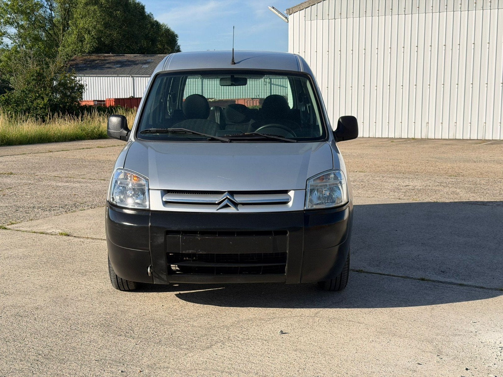 Citroën Berlingo 1.4 Benzine – 5 zitplaatsen – zeer nette st, Auto's, 4 deurs, Zwart, Metaalkleur, Zilver of Grijs