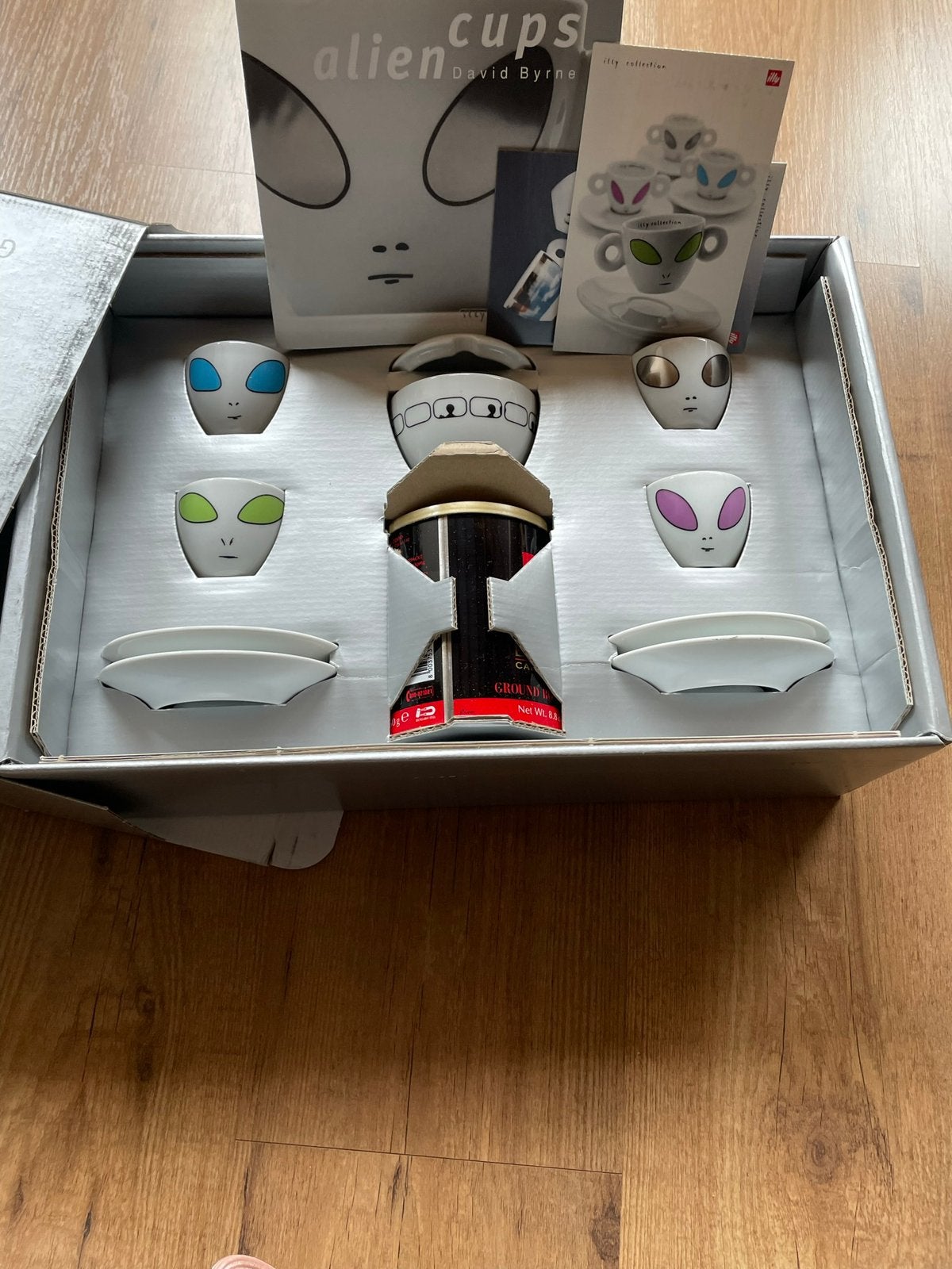 Illy collectie Alien, Enlèvement