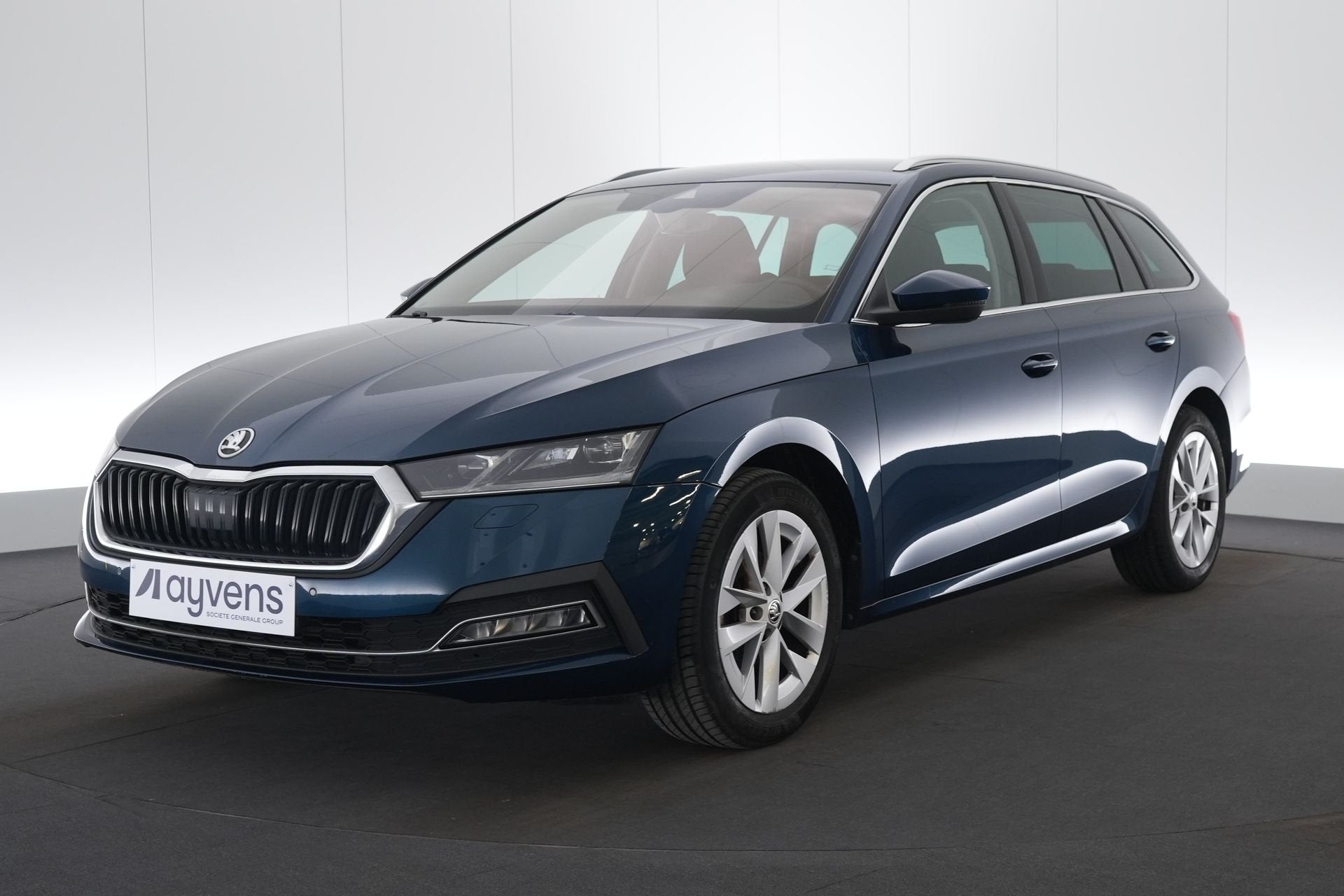 (2BMV832) SKODA OCTAVIA COMBI, Autos, Skoda, Achat, Entreprise, Carnet d'entretien, 5 portes