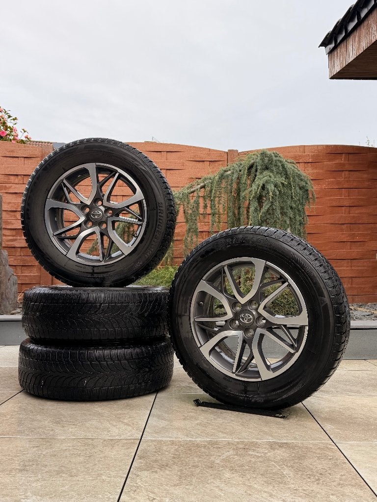 Original 17" Toyota RAV 4 Jantes et Pneus M7, Enlèvement