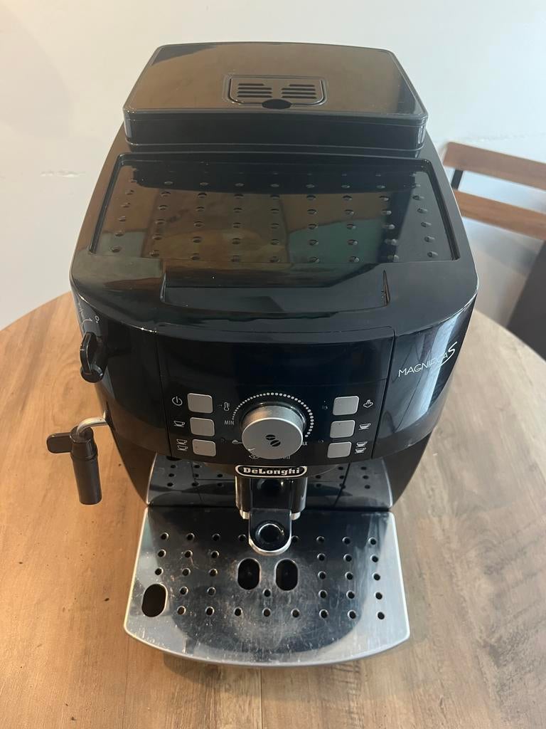 Cafetiere Delonghi Magnifica S, Enlèvement ou Envoi, Comme neuf, Cafetière, Café moulu