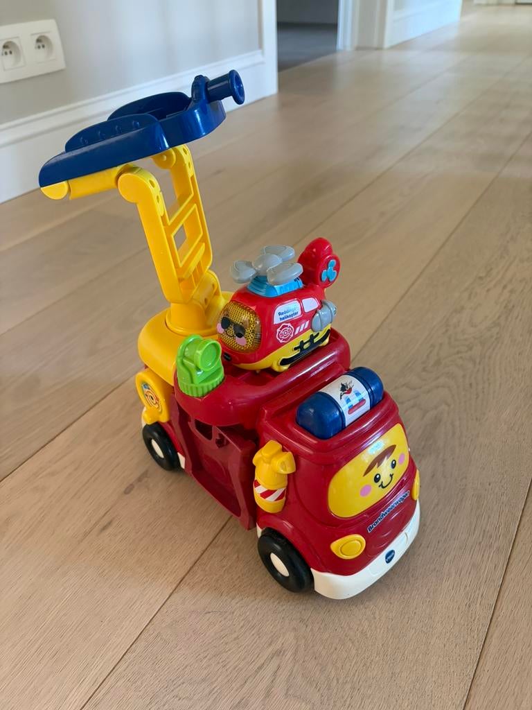 Vtech toet toet auto’s brandweerwagen met reddingshelikopter, Enlèvement ou Envoi, Comme neuf, 2 à 4 ans