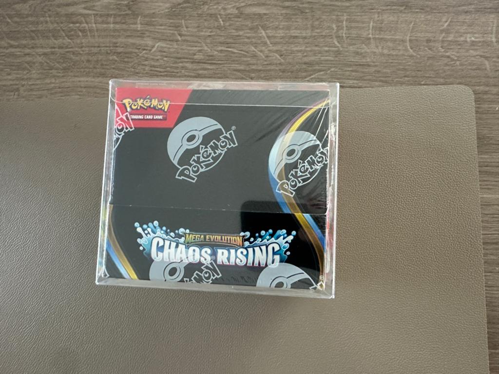 Boosterbox pokemon Chaos Rising sealed, Ophalen of Verzenden, Nieuw, Boosterbox