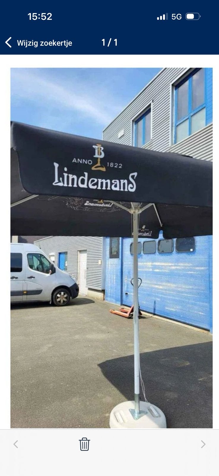 Parasol lindemans met voet, Ophalen, Zo goed als nieuw