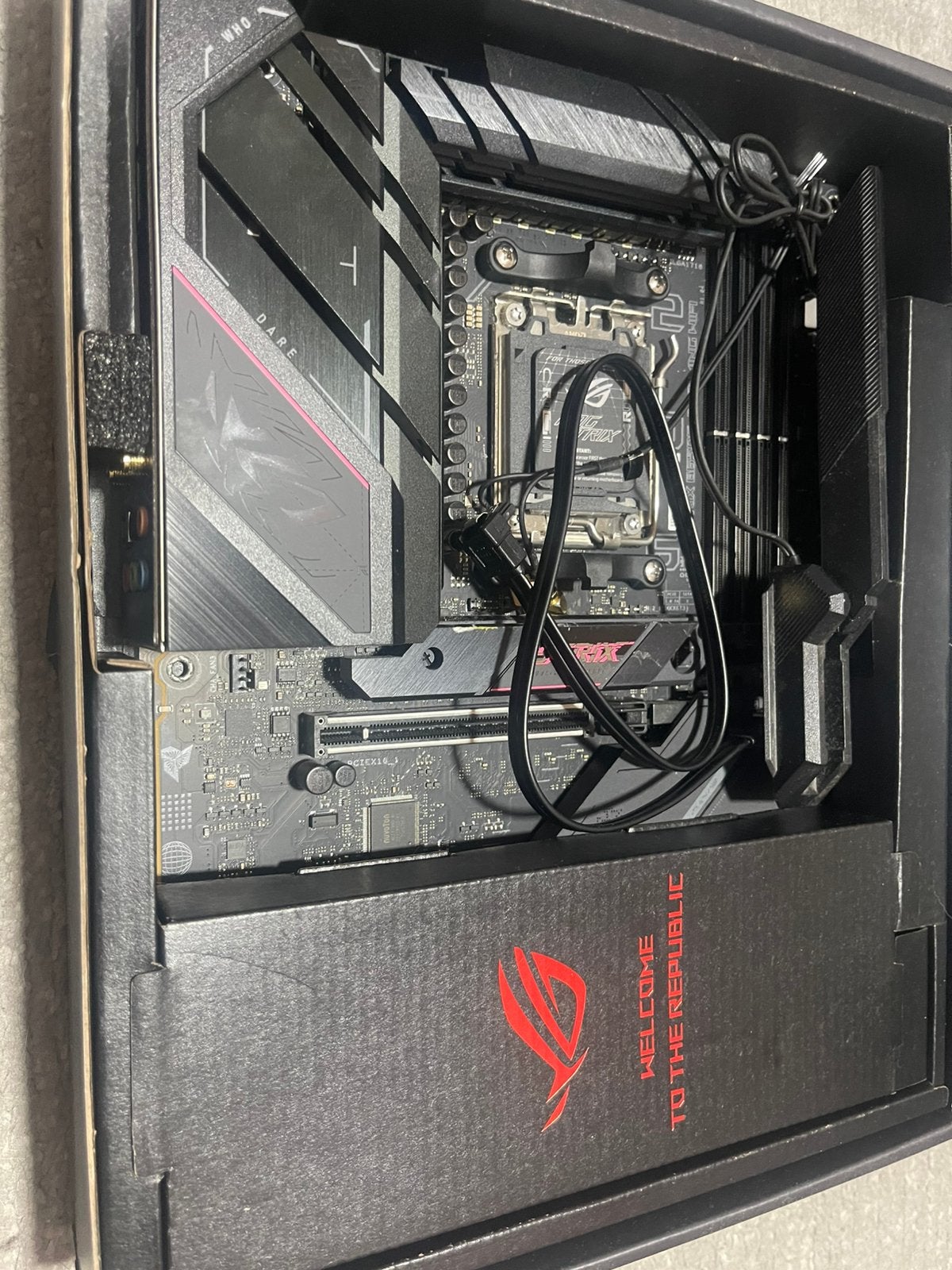 Asus strix b650E-E Gaming wifi AM5, Informatique & Logiciels, Cartes mères, Enlèvement, Utilisé, AMD, DDR5