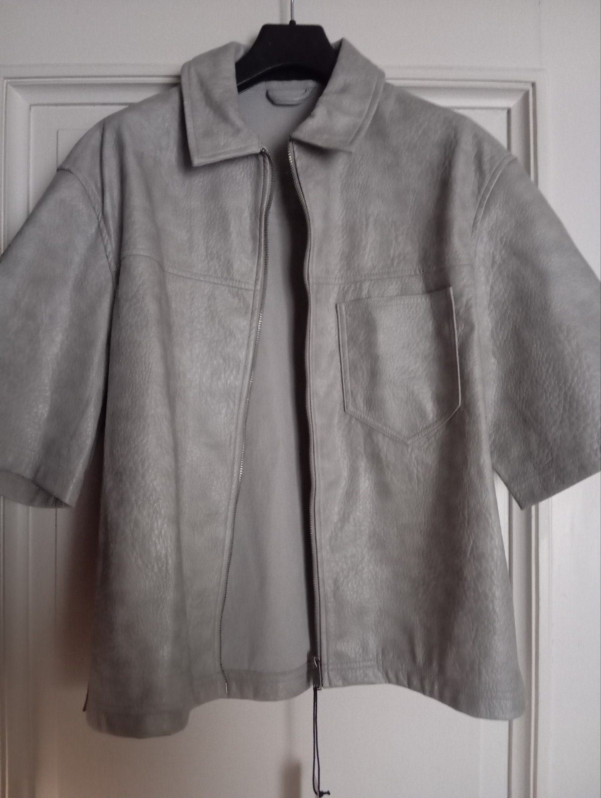 ZARA - short sleeve jacket - grey leather look, M, Kleding | Dames, Ophalen of Verzenden