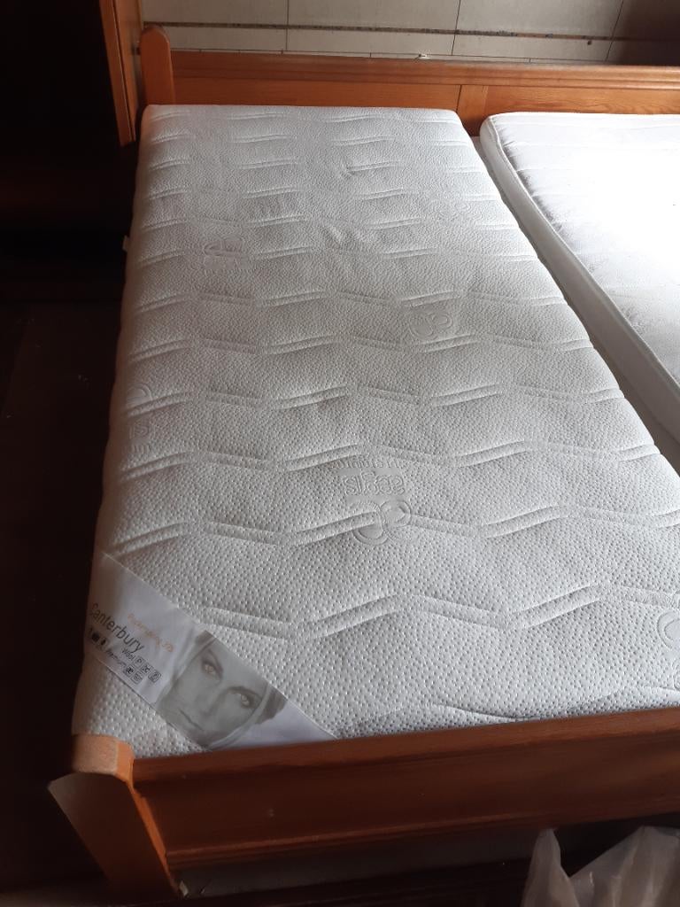Matras 1 persoons, Huis en Inrichting, Slaapkamer | Matrassen en Bedbodems, Ophalen, Matras