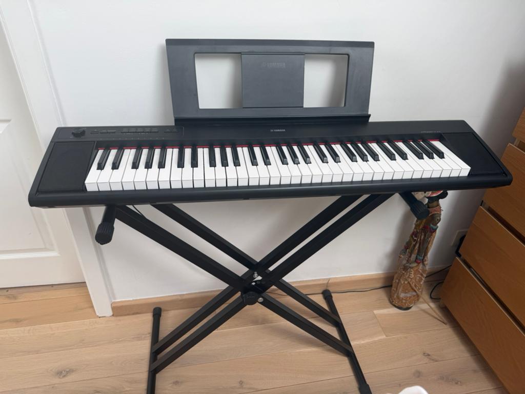 Yamaha Piaggero NP-12 Digitale Piano/keyboard, Muziek en Instrumenten, Keyboards, Ophalen, Yamaha, Met standaard, 61 toetsen
