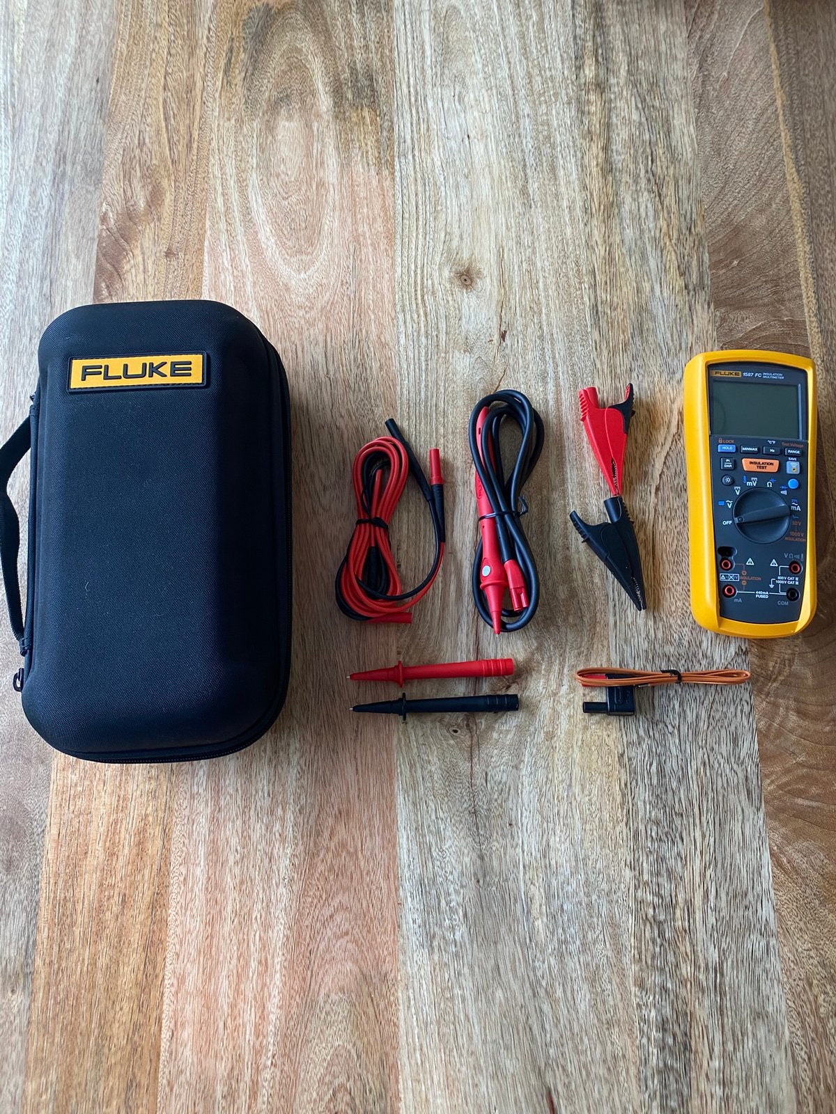 Fluke 1587 FC Isolatie Multimeter met kalibratie!, Verzenden, Zo goed als nieuw, Multimeter