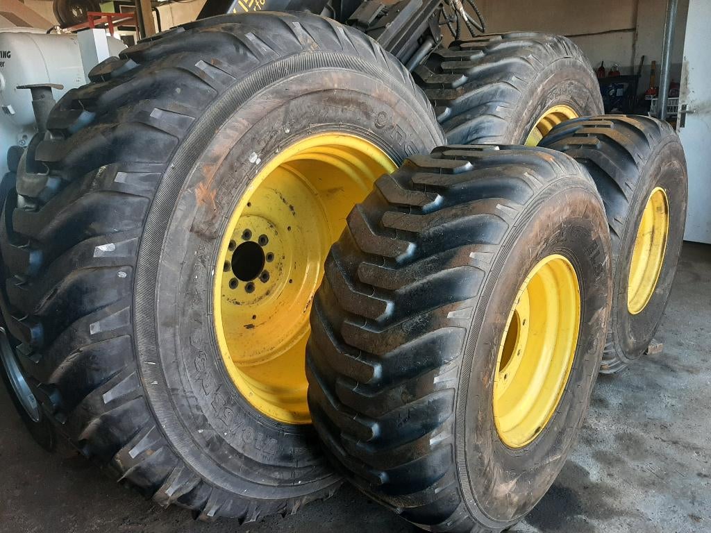 Set de pneus Nokian ELS 710 et 20.5, Articles professionnels, Enlèvement
