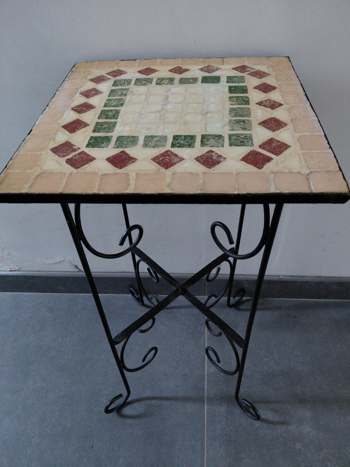 bijzettafel of plantenstandaard, Ophalen