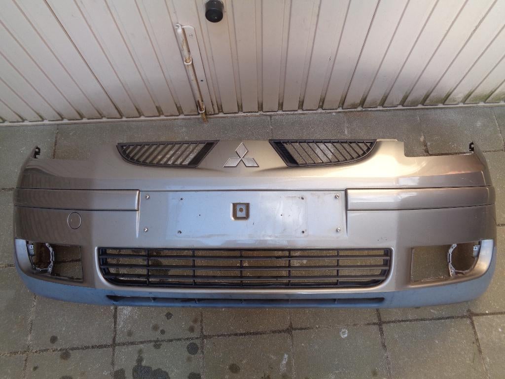 Voorbumper mitsubishi colt, Auto-onderdelen, Gebruikt, Voor, Ophalen of Verzenden, Mitsubishi