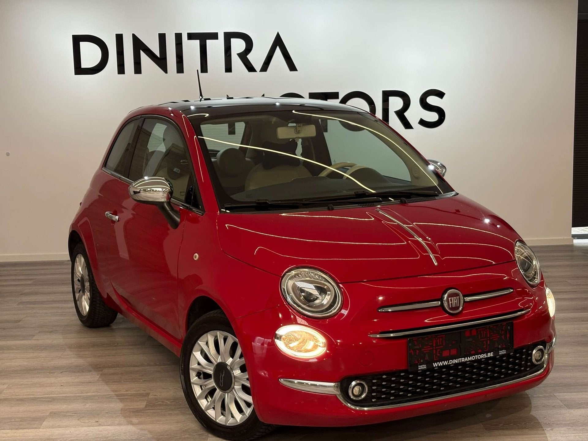 Fiat 500 1.2i Lounge - Pano/Carplay/Navi/Cruise, Auto's, Fiat, 4 zetels, Gebruikt, 4 cilinders, Bedrijf