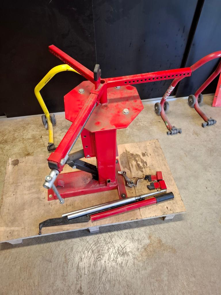Bandenmachine handmatig, Ophalen