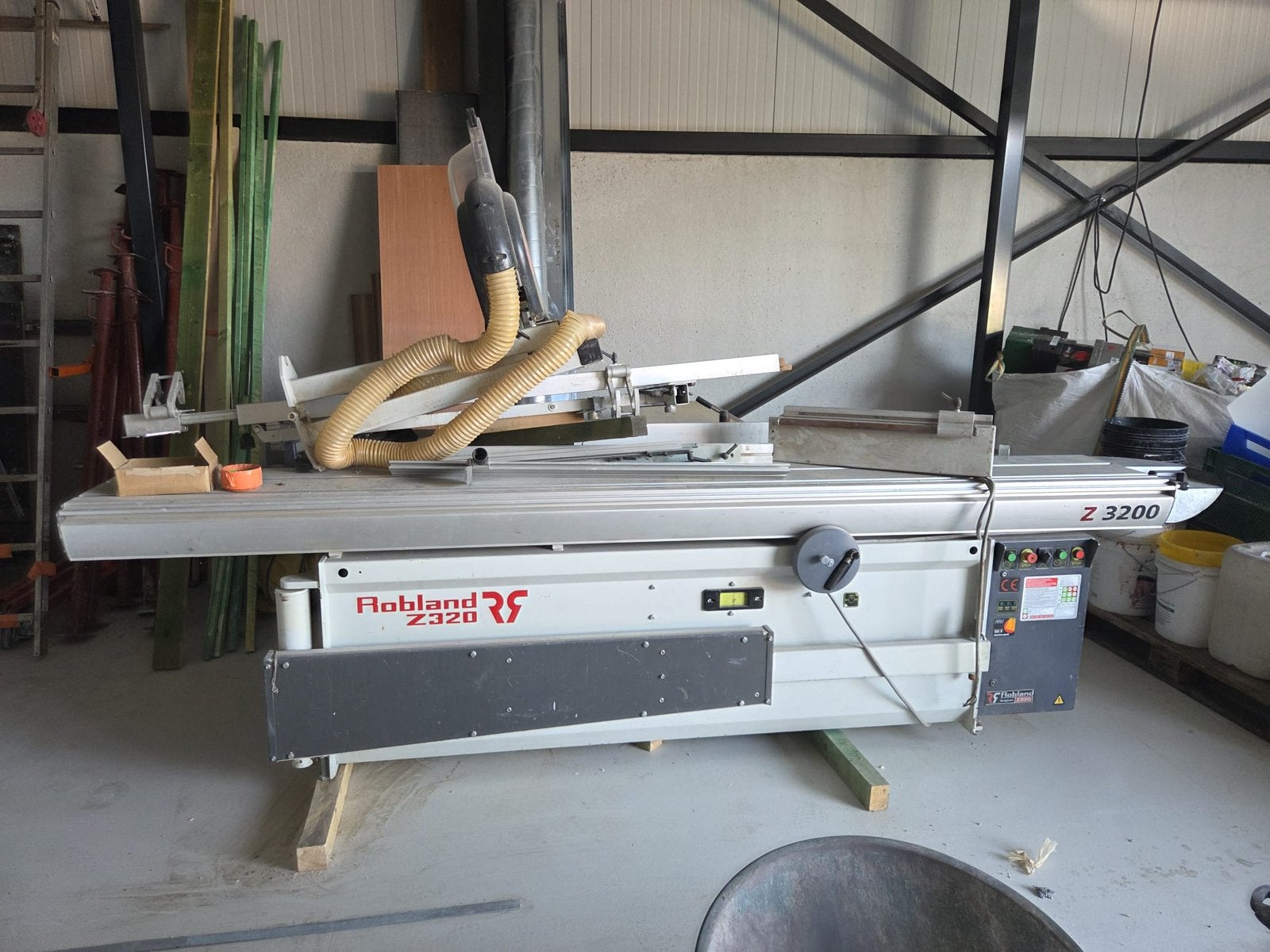 Scie à format Robland Z320 RS – Très bon état, Doe-het-zelf en Bouw, Gereedschap | Zaagmachines, Gebruikt, Cirkelzaag, 1200 watt of meer