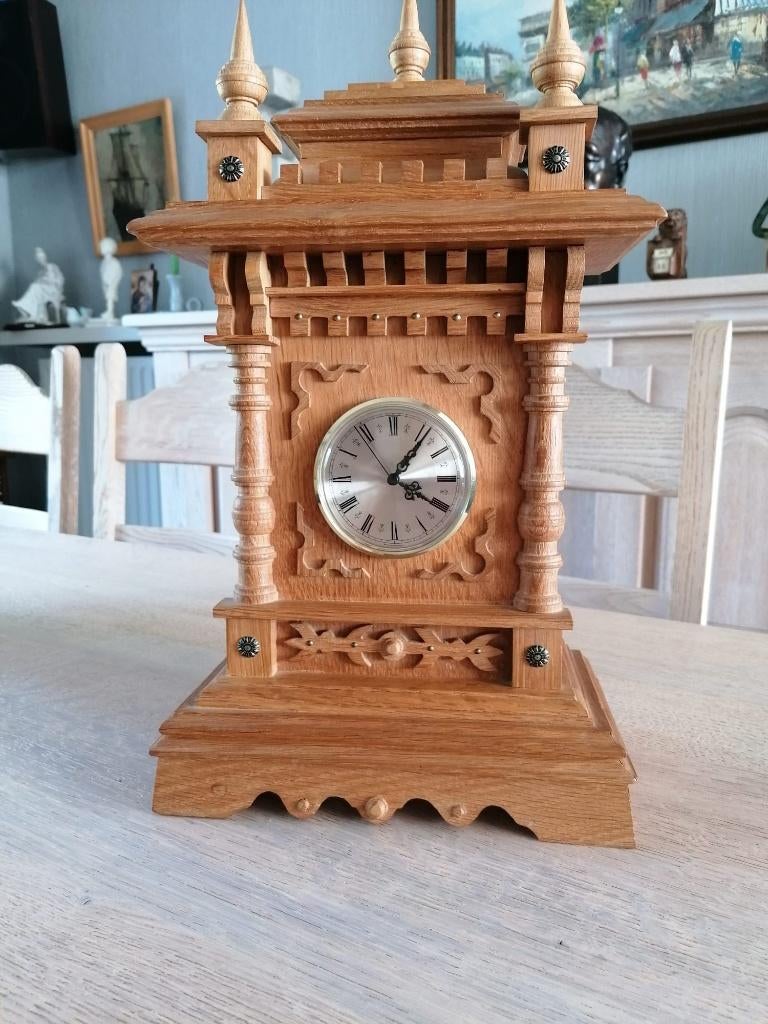 MONTRE ENTIÈREMENT FAITE À LA MAIN, Enlèvement