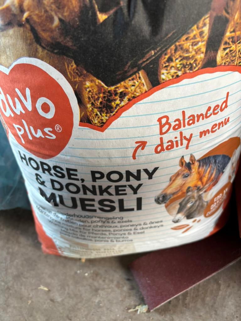 Duvo plus paard pony of ezelvoer 2 zakken 18 kg, Ophalen