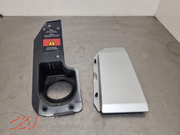 Tank Klep van een Mercedes Sprinter (9744), Gebruikt, -, Ophalen of Verzenden, -