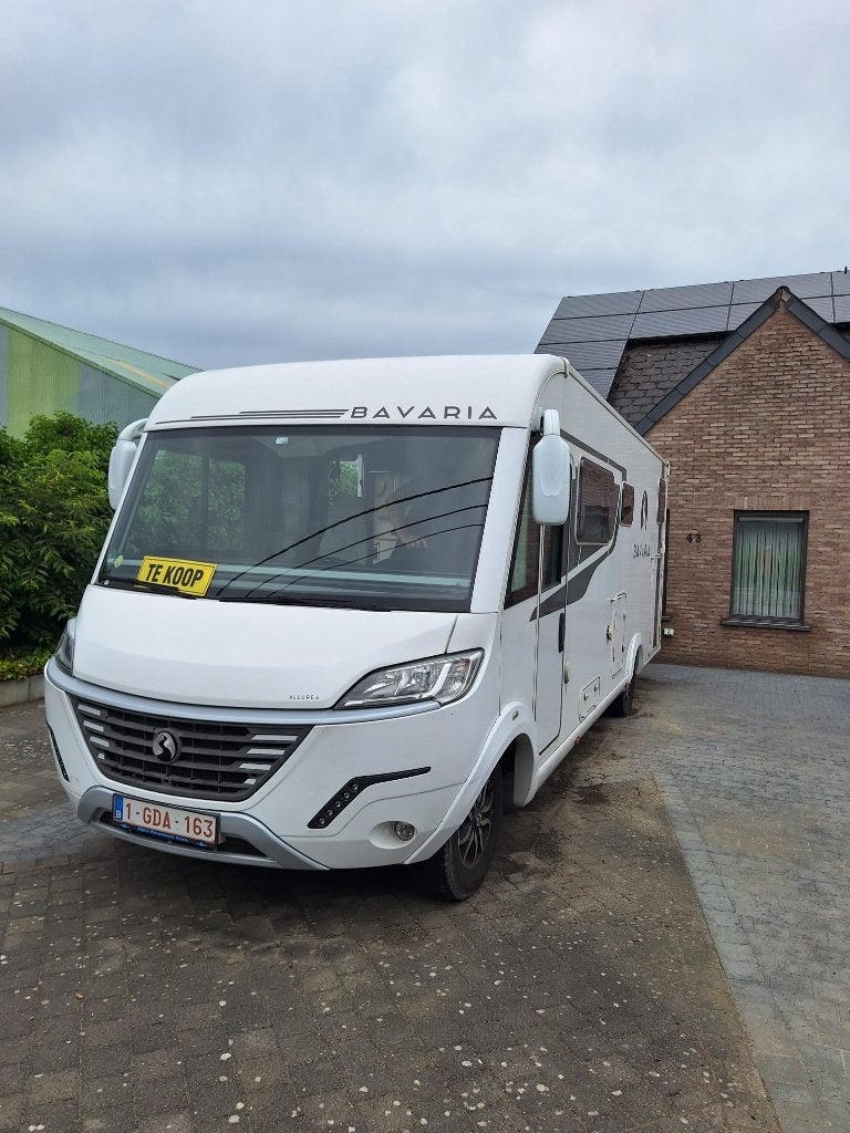 Mobilhome, Automaat, Buscamper of Camperbus, Particulier, Luifel
