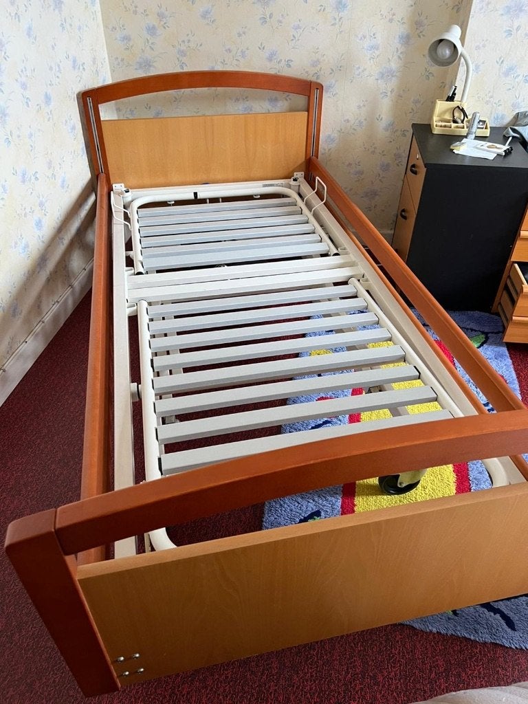 Lit une personne avec sommier électrique, 90 cm, Brun, Enlèvement, Bois