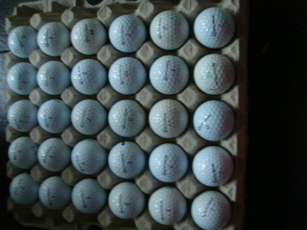 30 golfballen taylor made, Ophalen, Zo goed als nieuw, Bal(len)