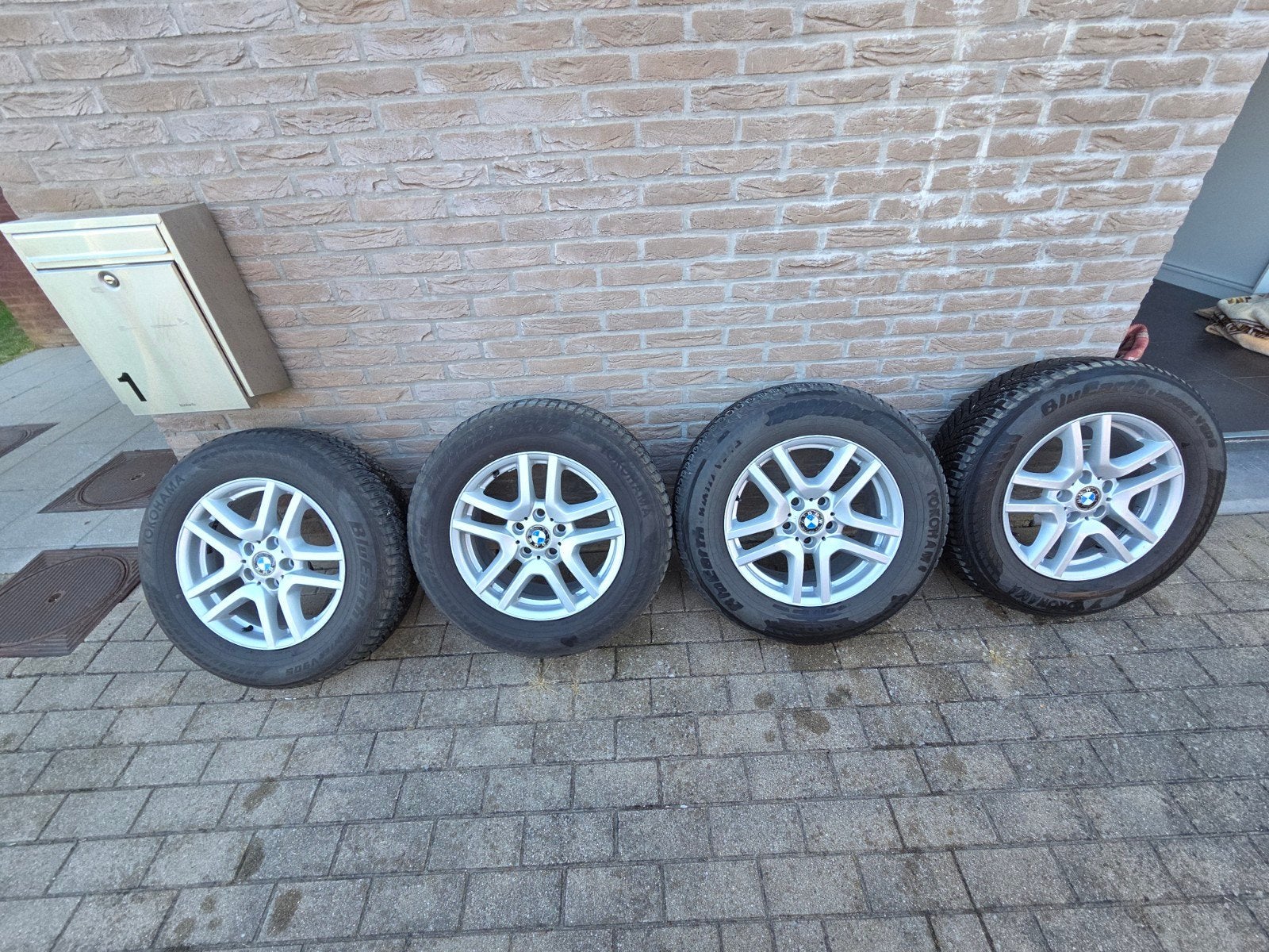 BMW OEM 17” Winterset MOET DRINGEND WEG!!, Auto-onderdelen, Banden en Velgen, Banden en Velgen, Winterbanden, 17 inch, 235 mm
