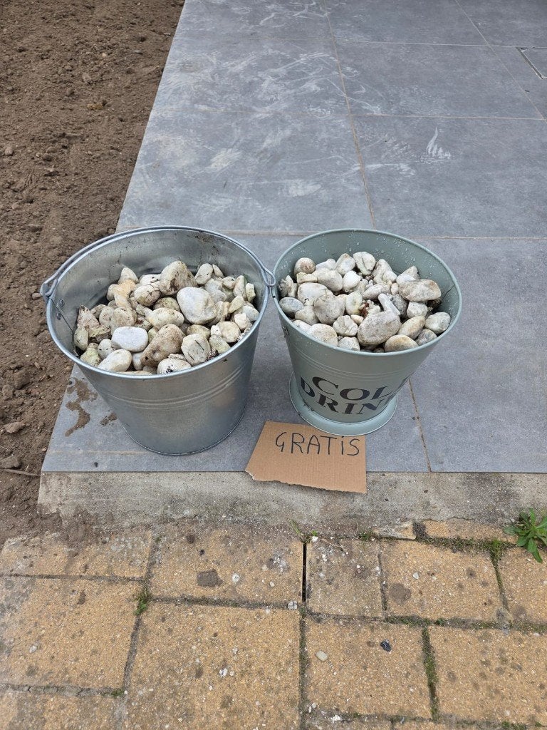 Gratis Carrara keien wit, Jardin & Terrasse, Gravier, Rochers & Caillasse, Enlèvement, Utilisé, Blanc, Rocher