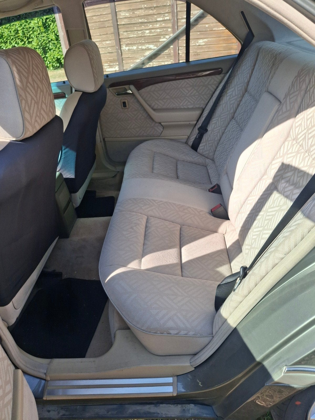 oldtimer mercedes c180, foto 7
