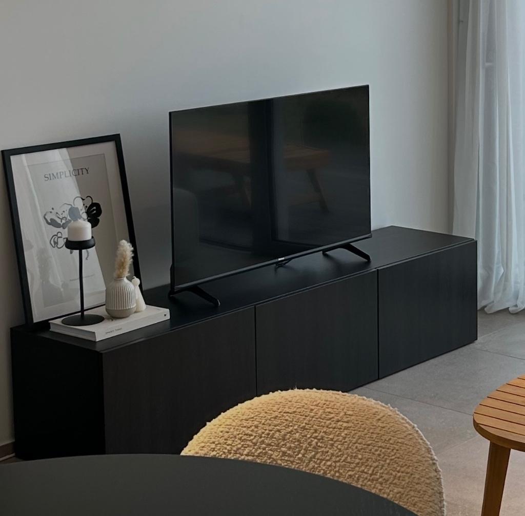 Meuble télé brun/noir IKEA, 25 à 50 cm, Comme neuf, Autres matériaux, Moins de 50 cm