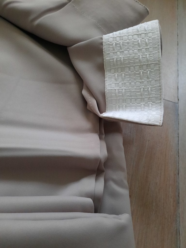 Gordijn verduisterd / taupe /275 x 260 / NIEUW, Bruin, Verduisterend, Nieuw, Ophalen of Verzenden