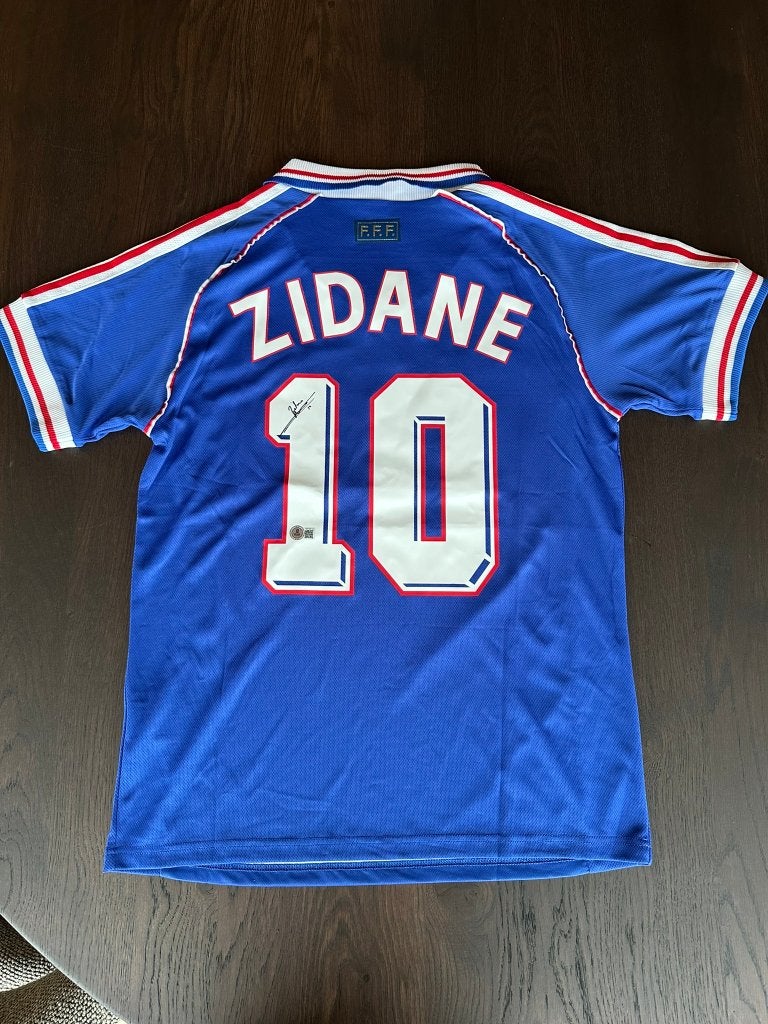 Hand gesigneerd shirt Zinedine Zidane, met COA (Beckett), Verzamelen, Sportartikelen en Voetbal, Nieuw, Shirt, Ophalen of Verzenden