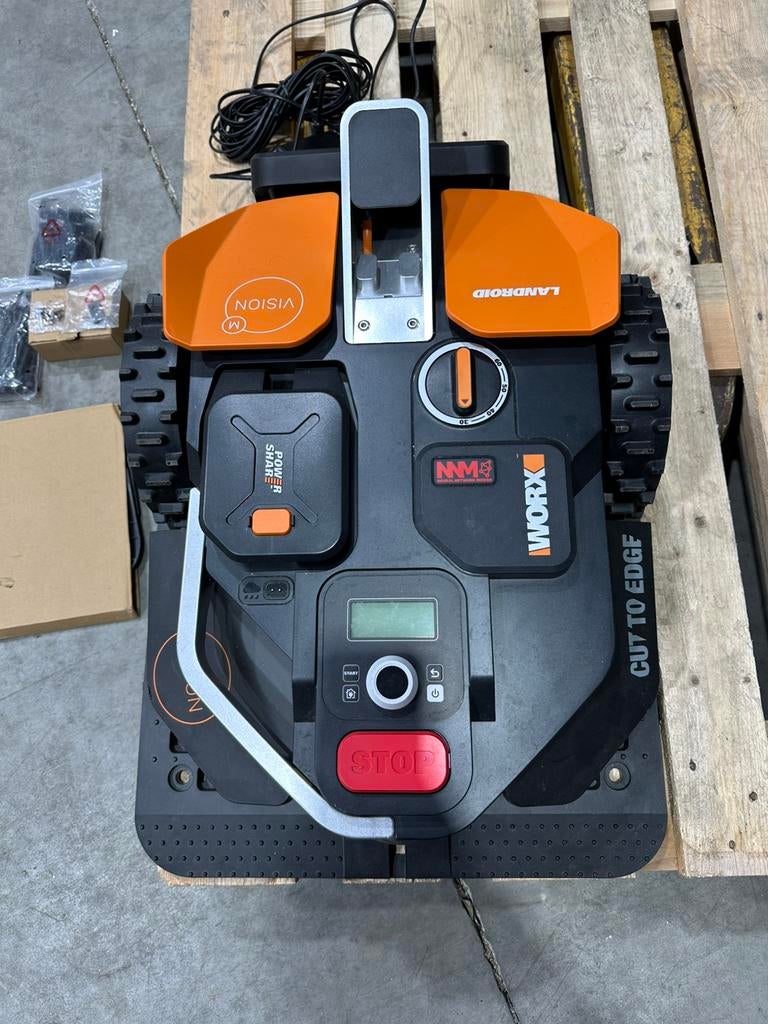 Worx Landroid Vision WR206E.1, Tuin en Terras, Robotmaaiers, Zo goed als nieuw, Ophalen
